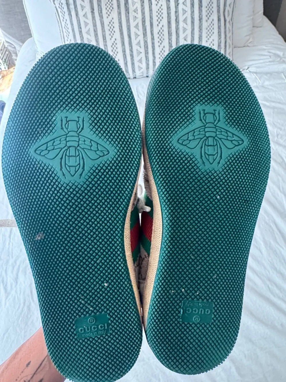 Gucci Beige & Green Low-Top Monogram “Dirty” Sneakers - Picture 5 of 6